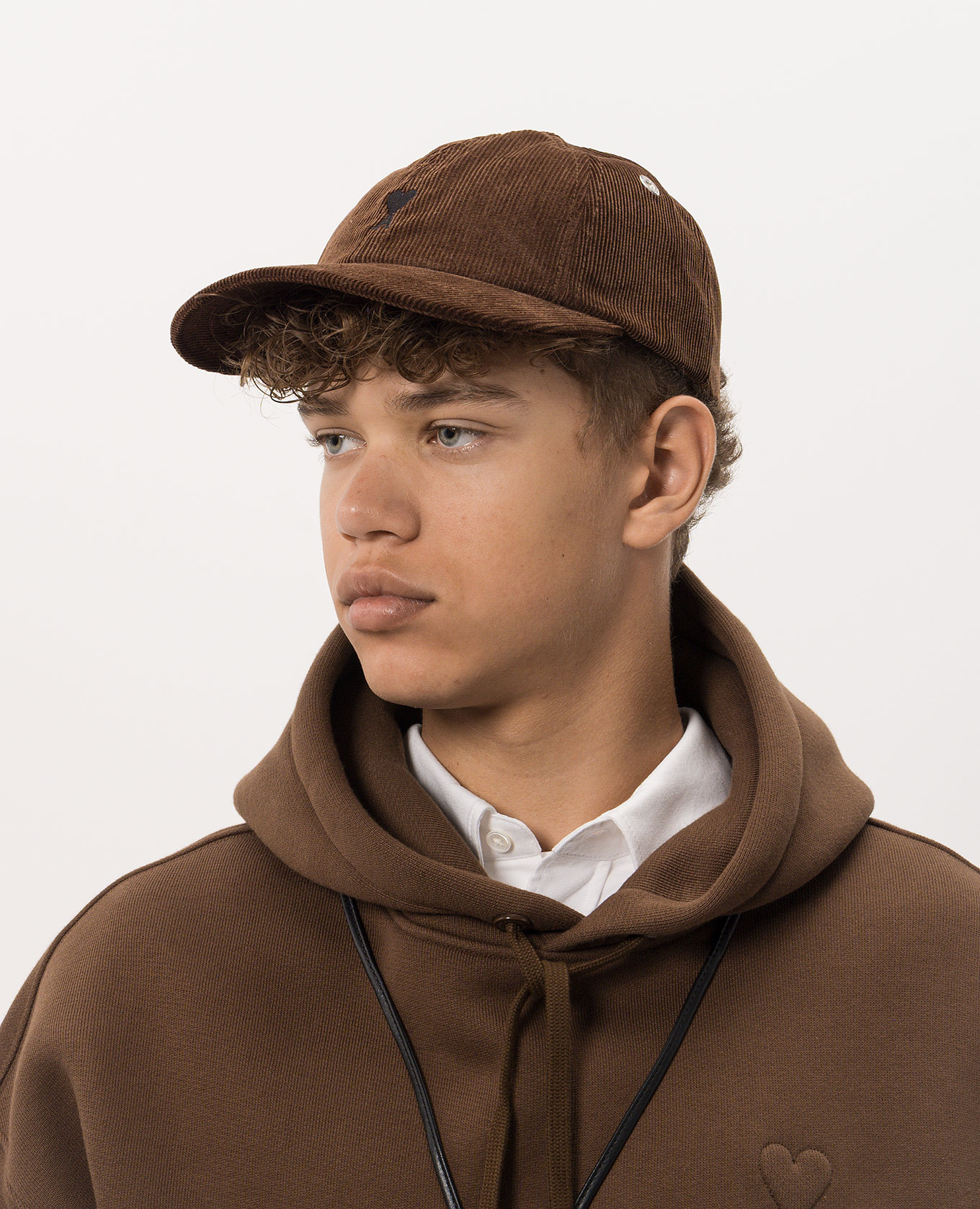 Brown velvet cap Ami Paris 2