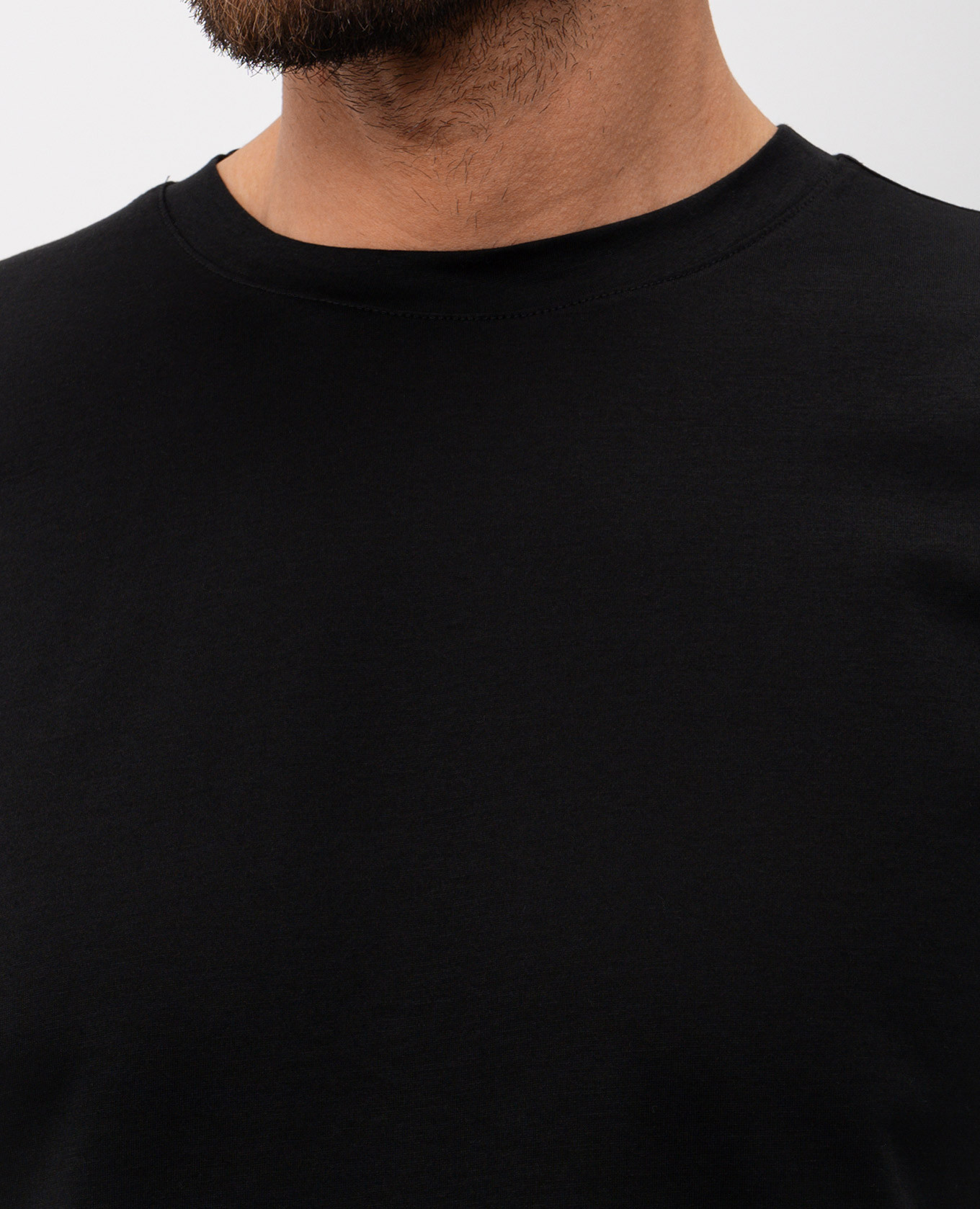 Black straight-cut T-shirt Pini Parma 4