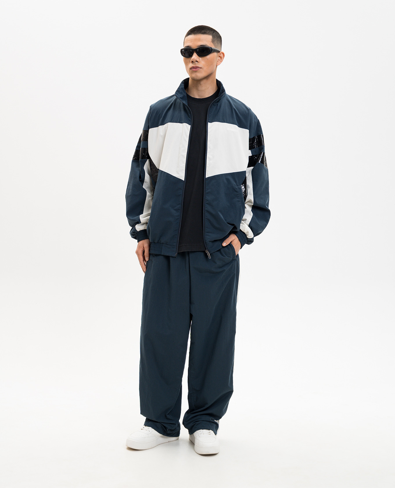 

Blue sports jacket Vetements