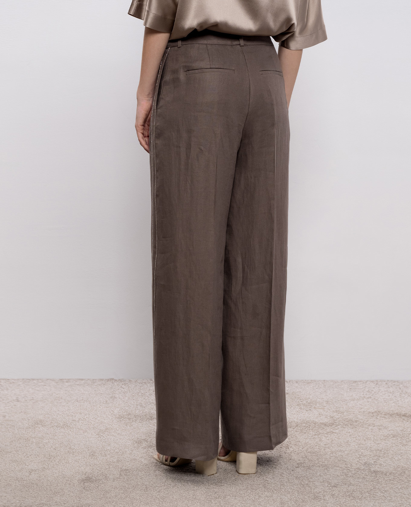 Brown linen pants with chain Peserico 4
