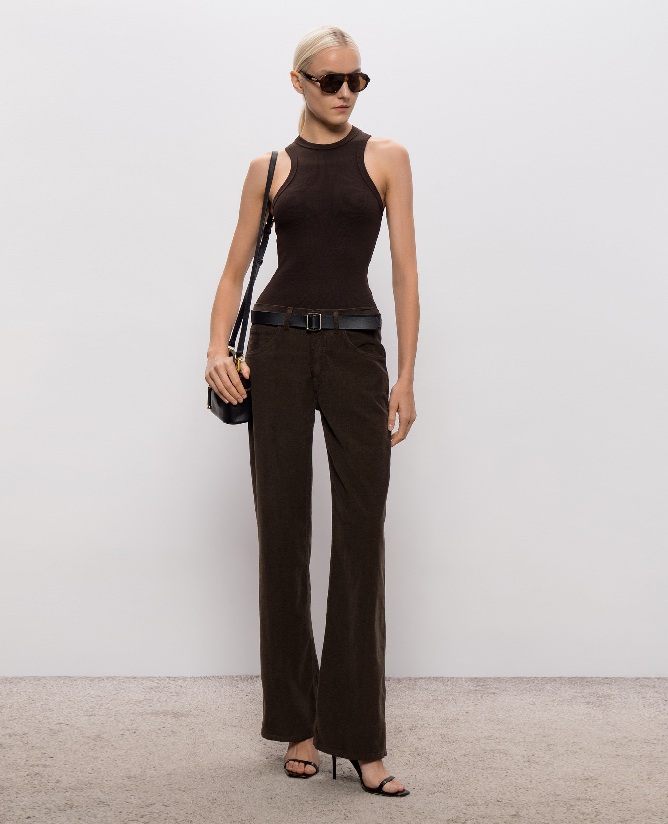 Jacklyn Gioie brown corduroy pants Dondup 2