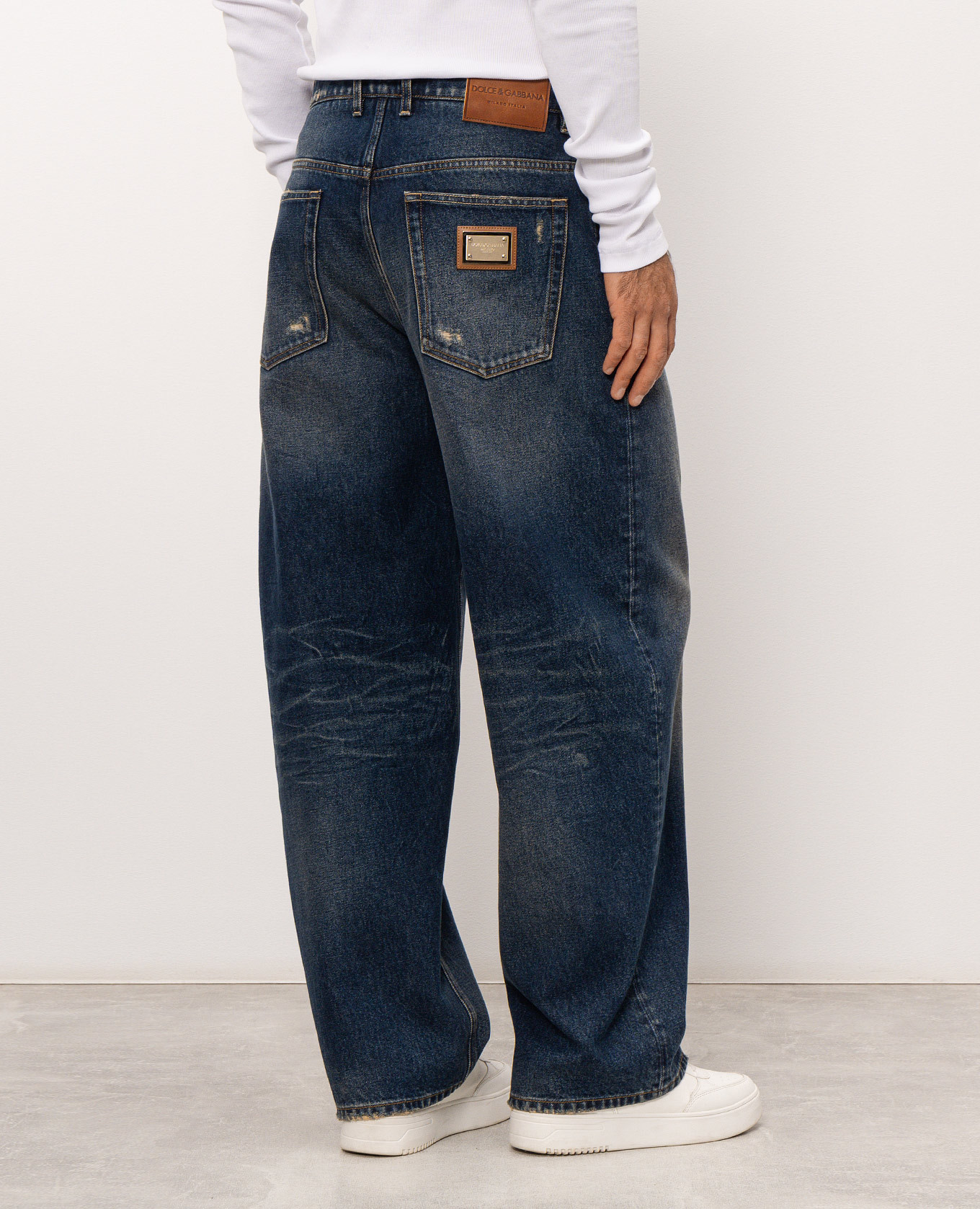Blue jeans with a worn effect Dolce&Gabbana 4
