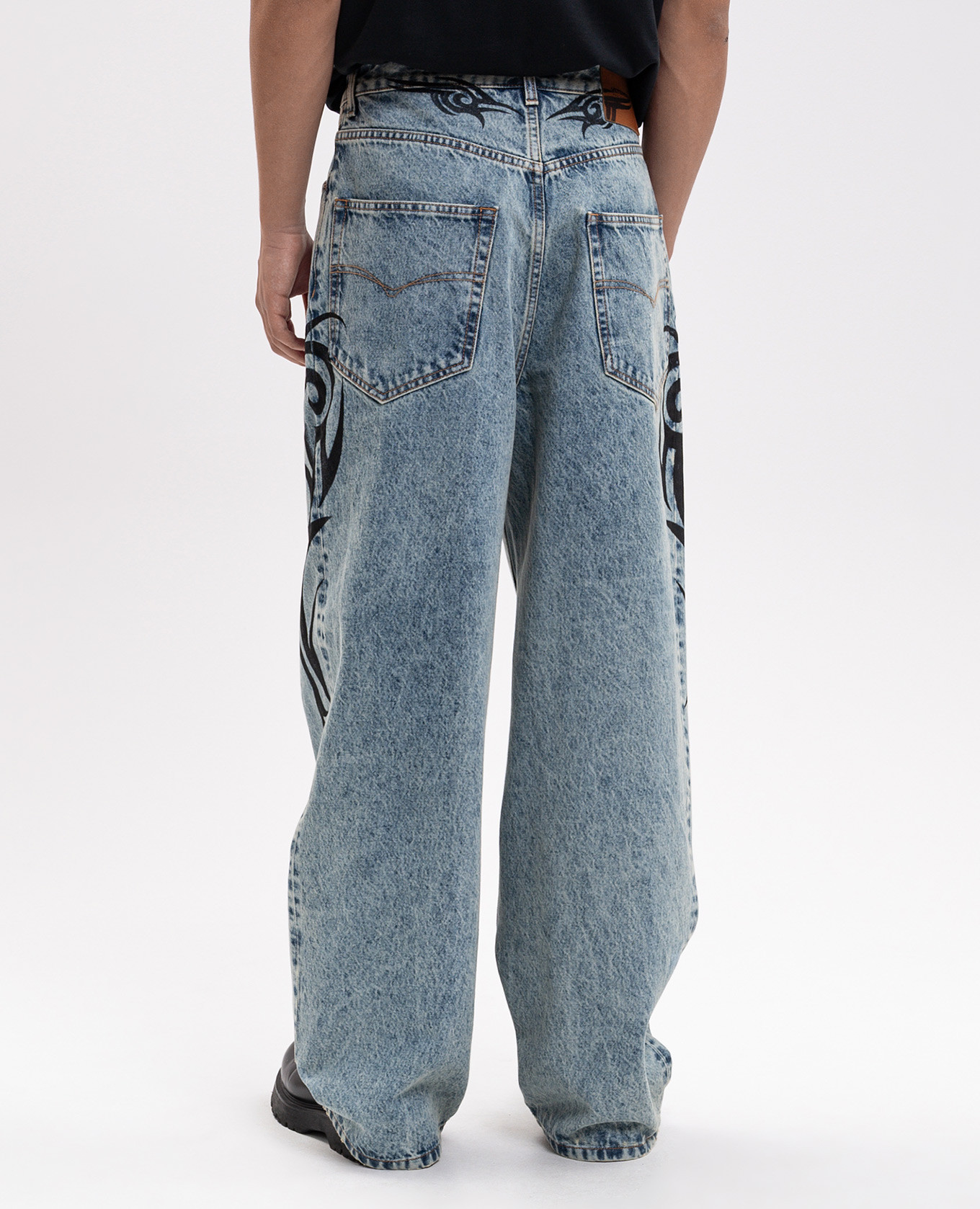 Blue jeans with print Vetements 4