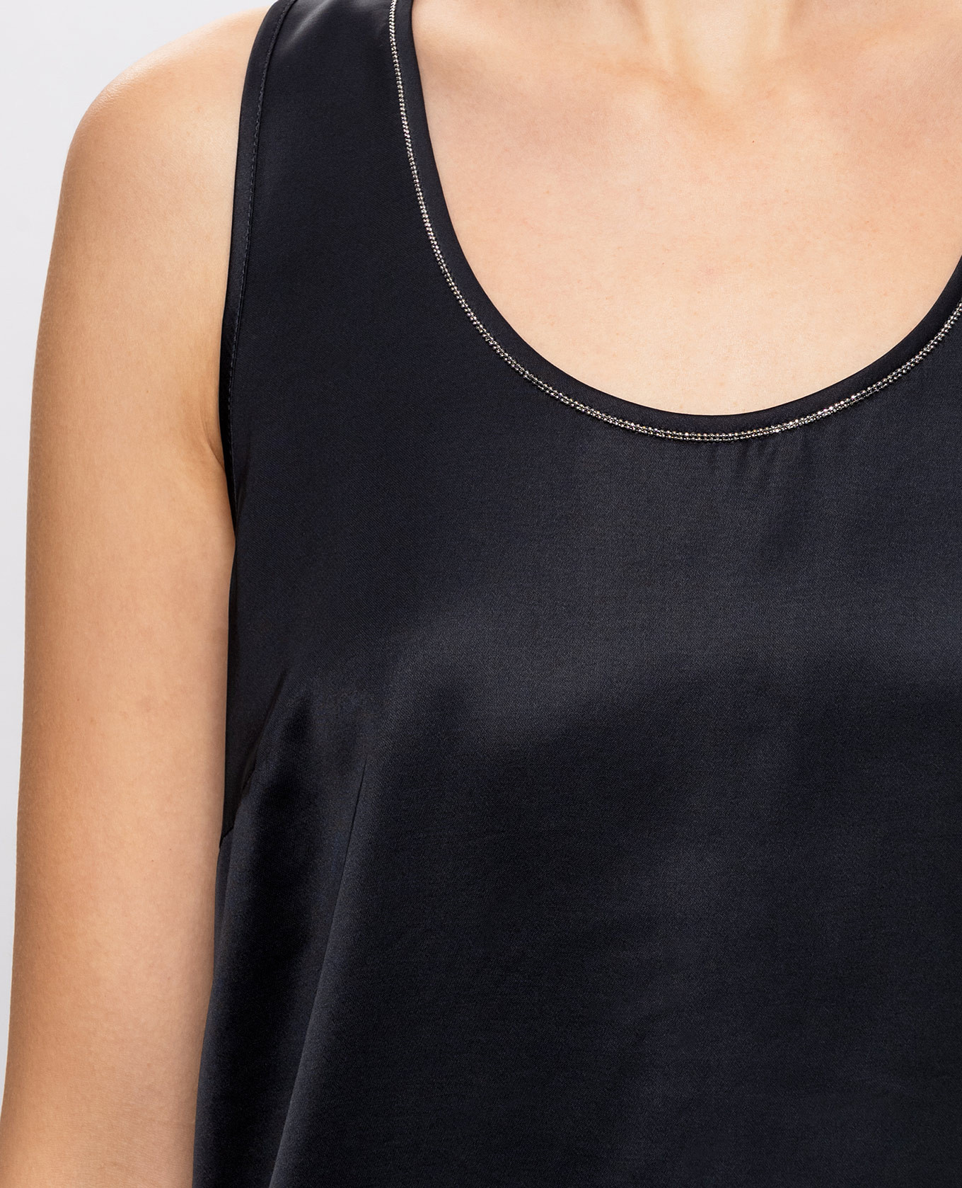 Navy blue top with monil chain Peserico 5