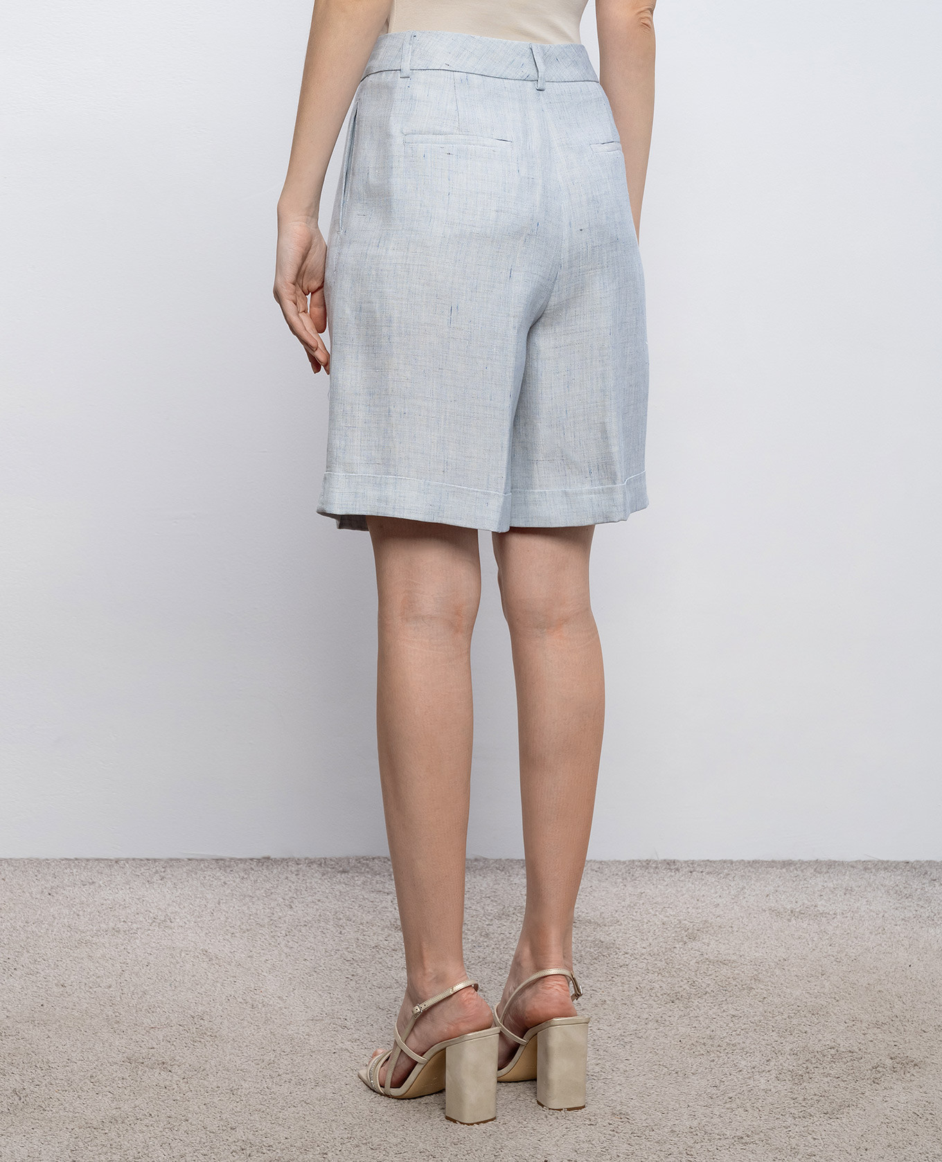 

Blue linen shorts Peserico, Light blue