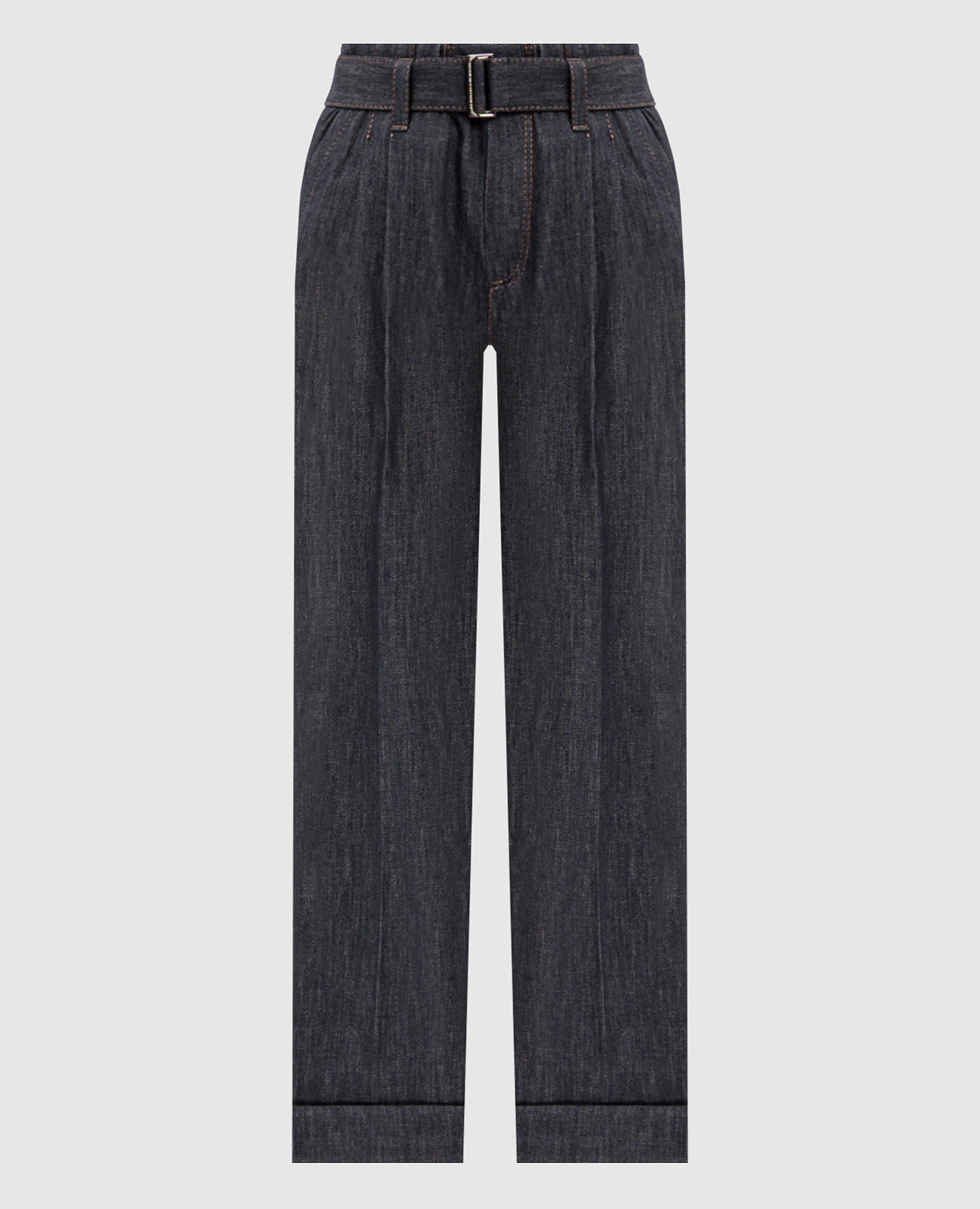 Blauwe jeans met omgeslagen pijpen