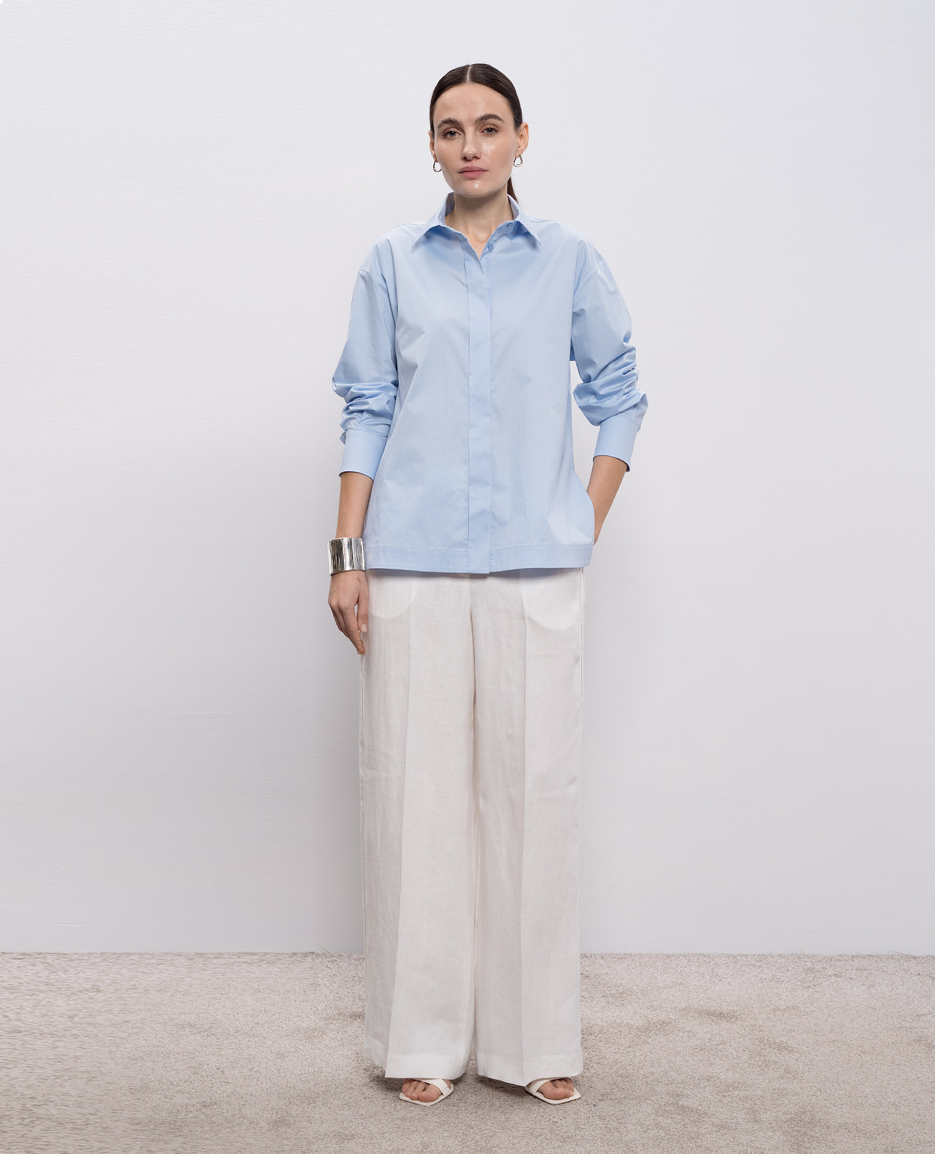 

White linen pants with chain Peserico