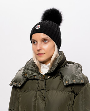 Moncler Black wool hat with pompom L20933B00039M1131