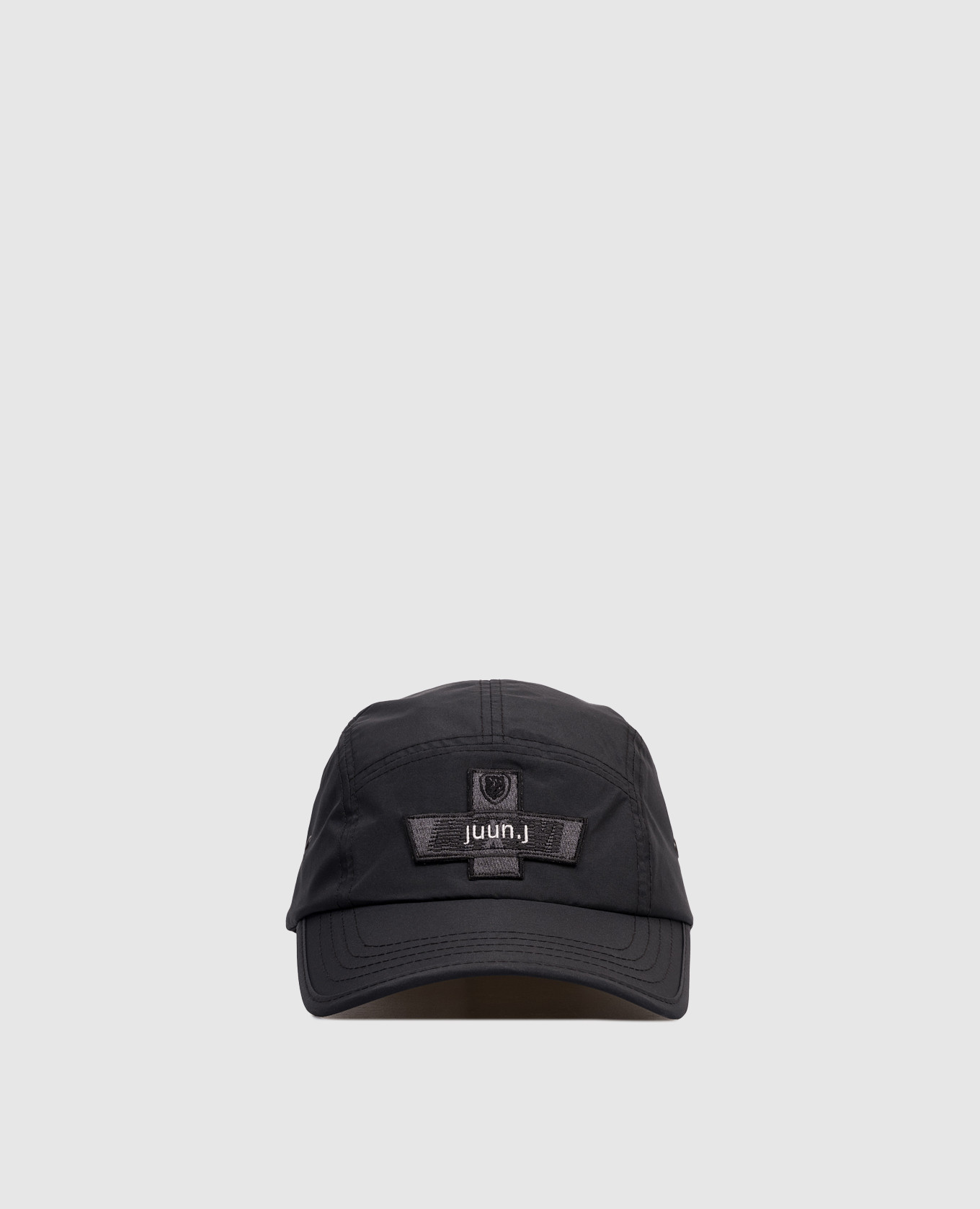 

Black cap with logo patch Juun.j