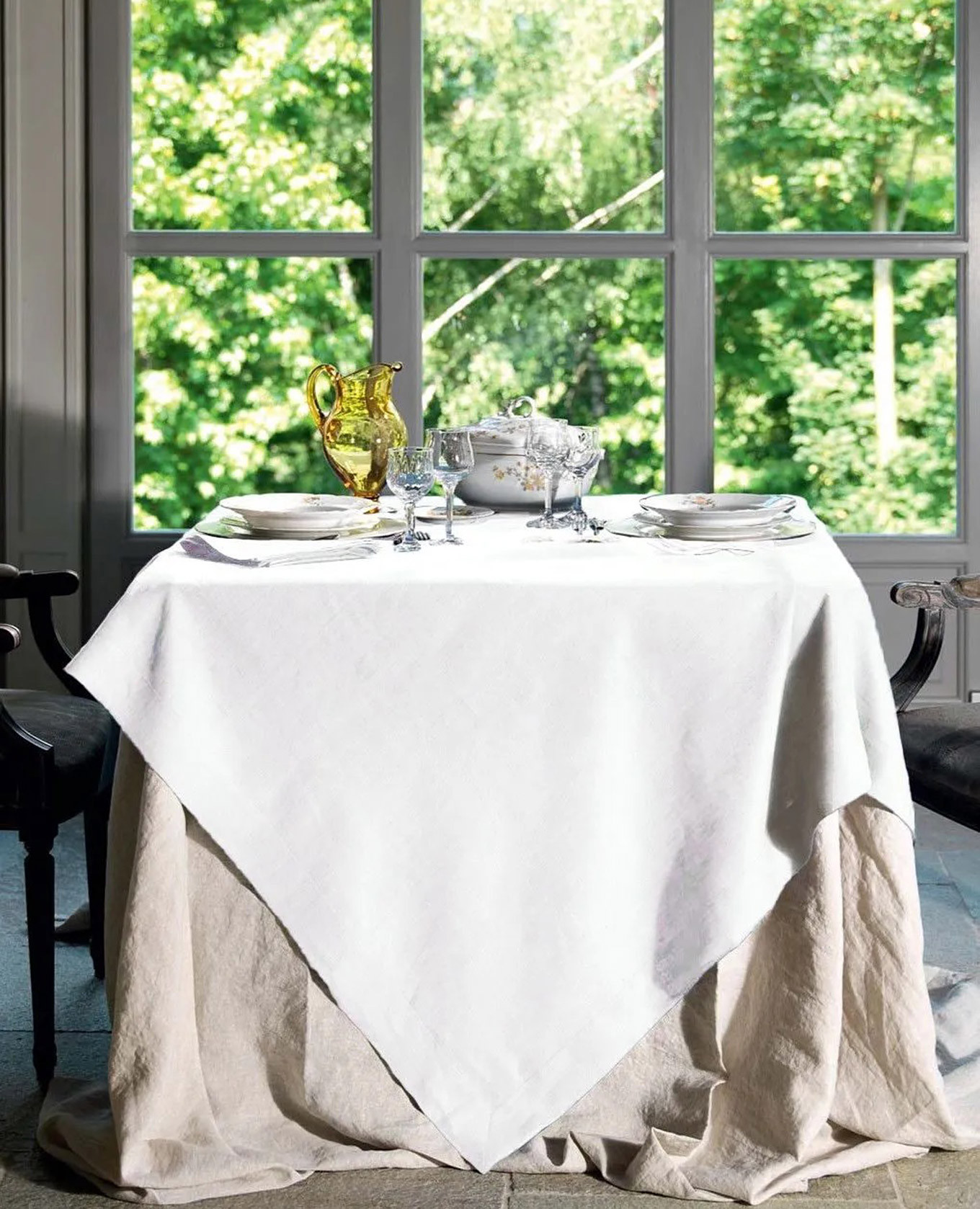 

White linen tablecloth and napkin set TIZIANO TESSITURA TOSCANA TELERIE