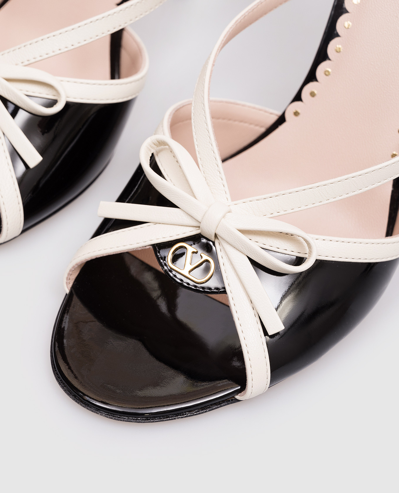 

Bepointy black patent leather sandals Valentino