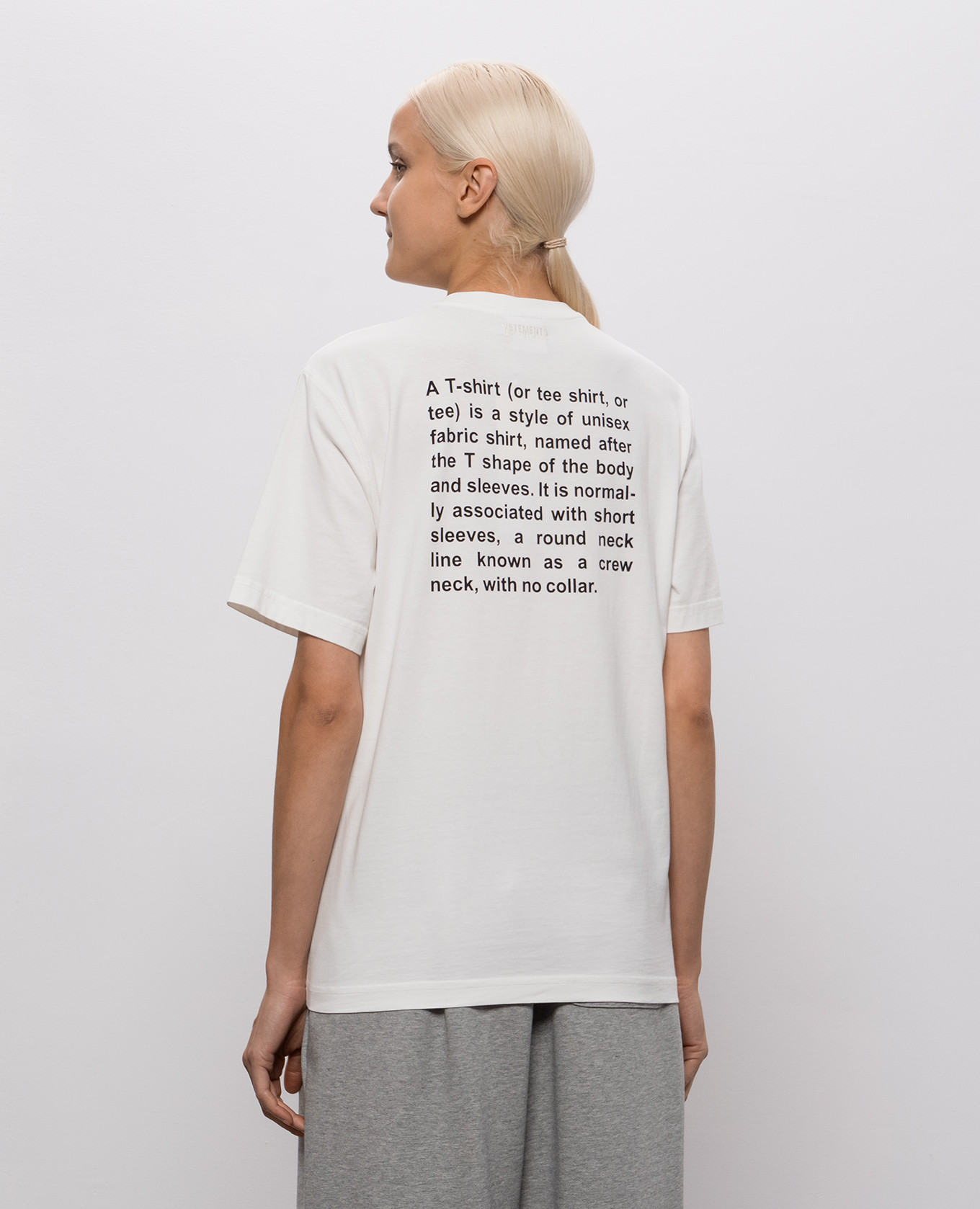 Ivory T-shirt with contrast print Vetements 4