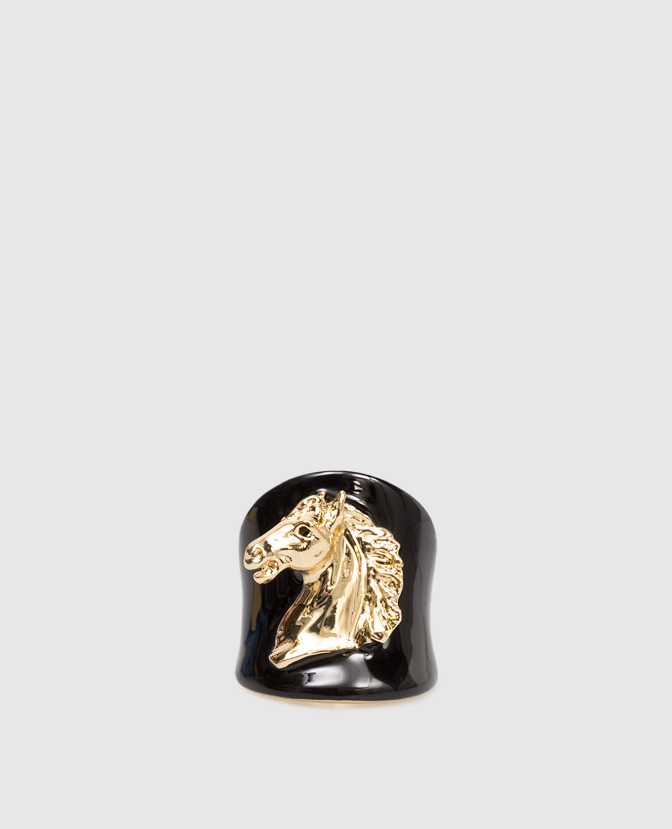 

Black ring with a textured image of a horse Reco