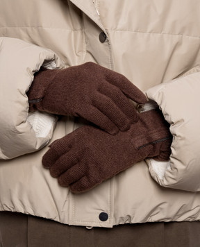 Brunello Cucinelli Brown cashmere gloves with monil chain M12147189