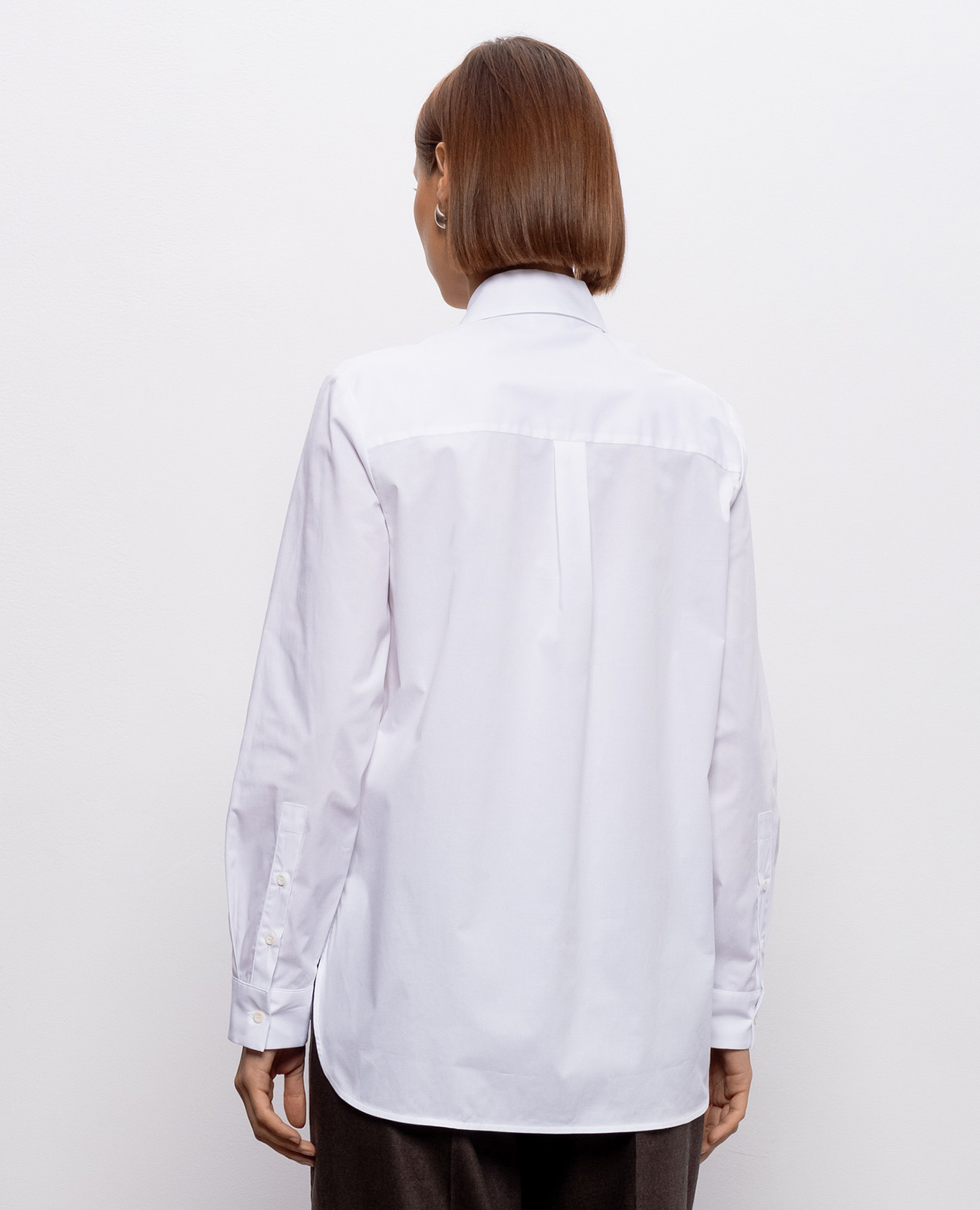 White shirt with a monil chain Peserico 4