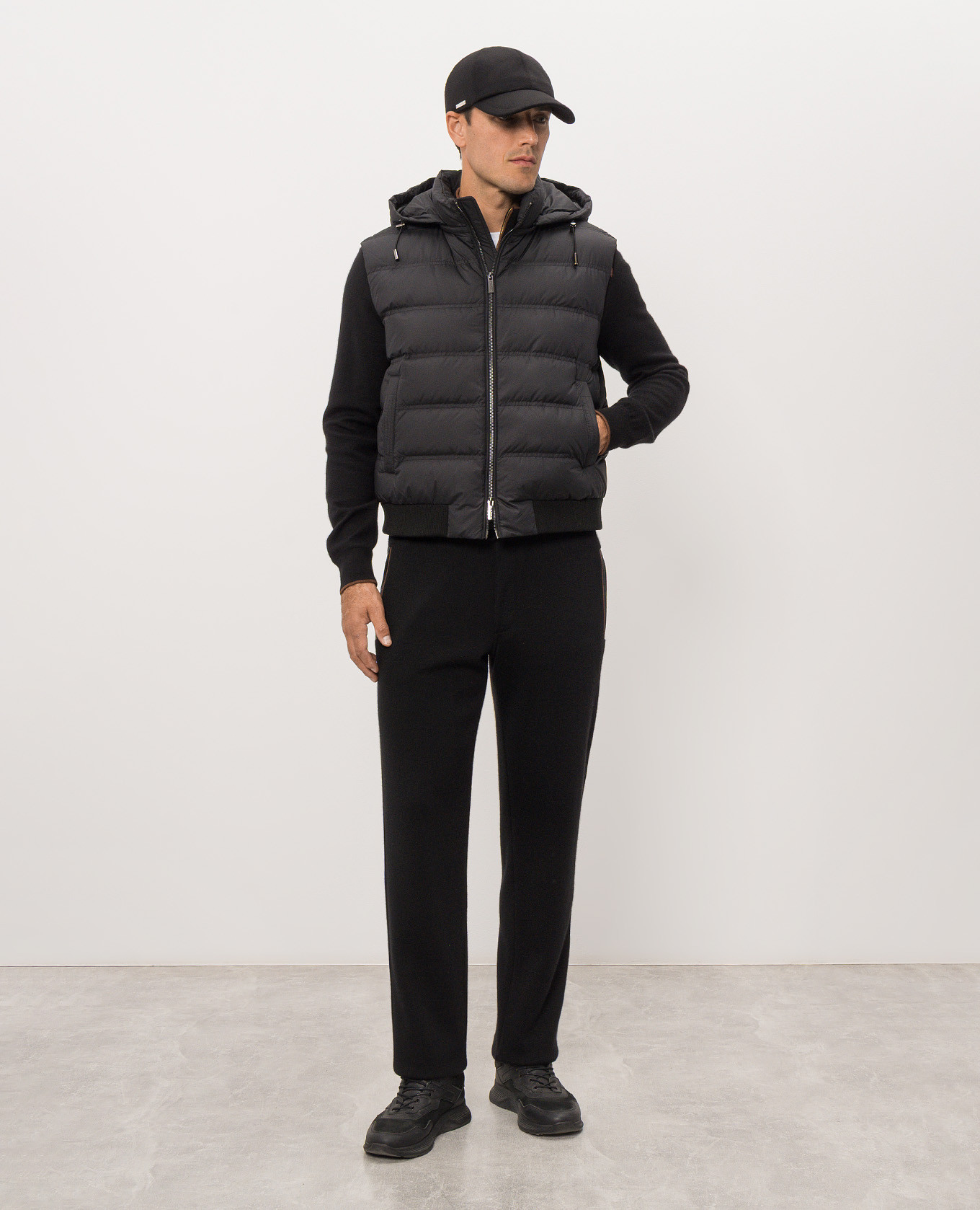 Black down vest with logo patch Be Florence 2