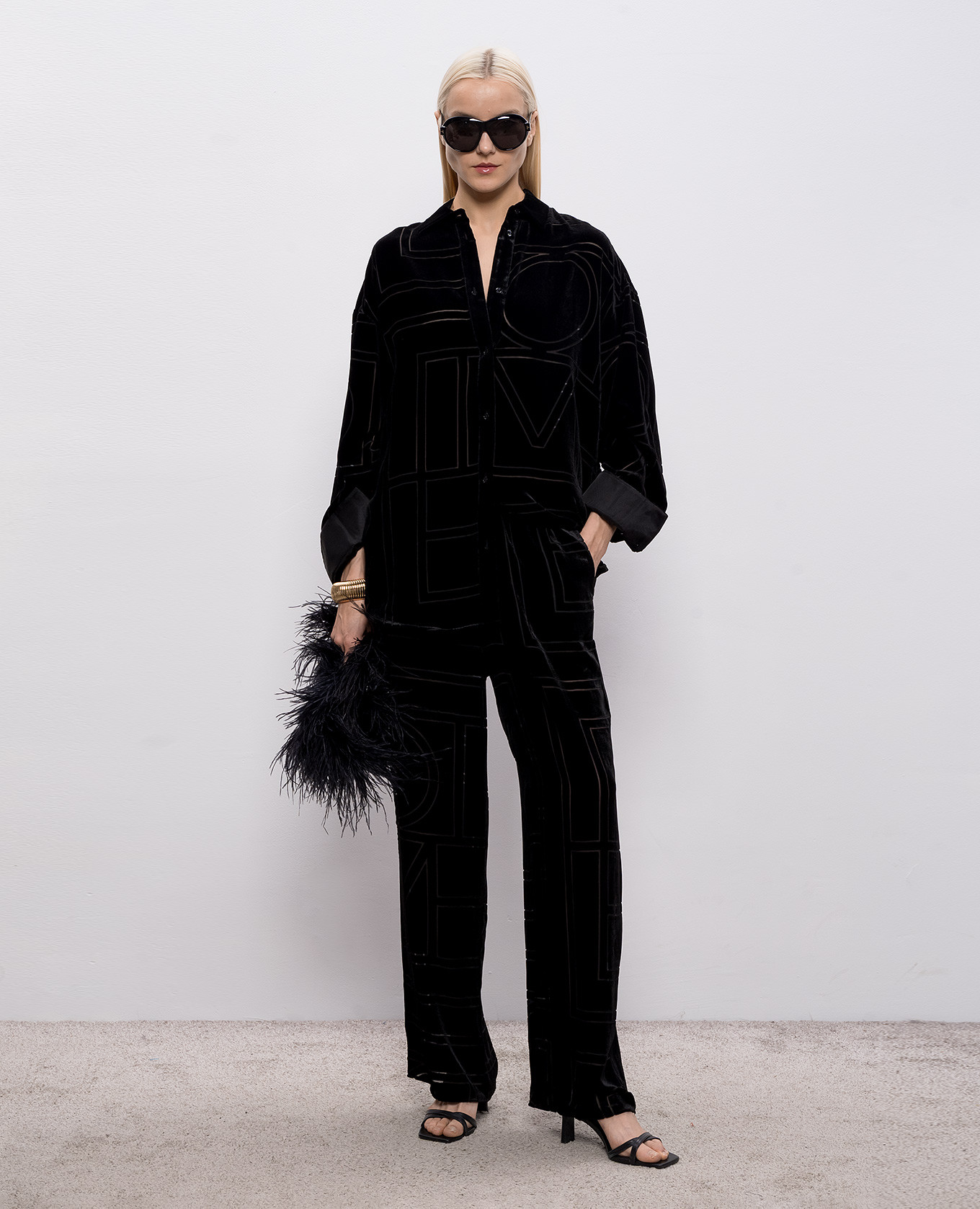 

Black velvet blouse with silk Toteme