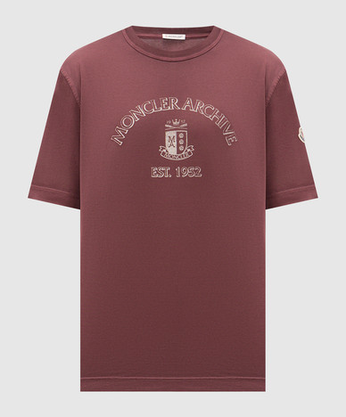 Burgundy t-shirt with logo print