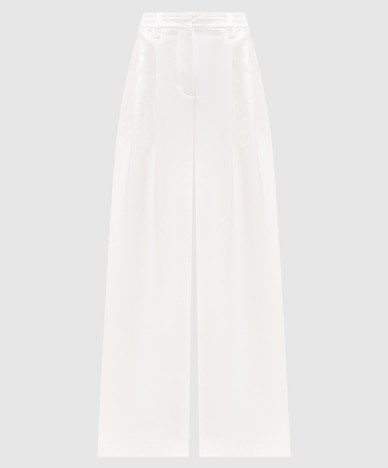 White silk palazzo with monil chain