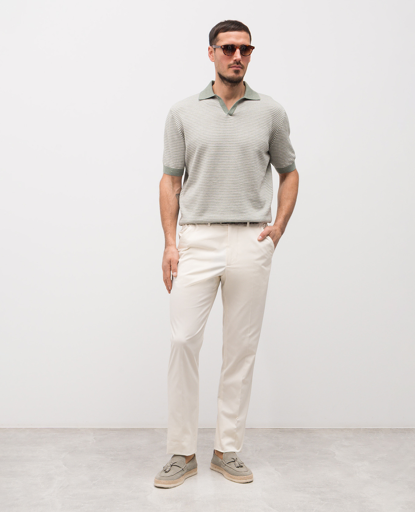White pants with emblem Brett Johnson 2