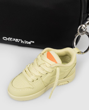 Off-White Green sneaker keychain Out Of Office OMZG097S26FAB001