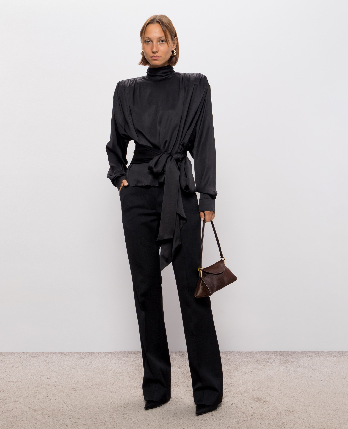 Black blouse with accented shoulders made of silk Balmain 2