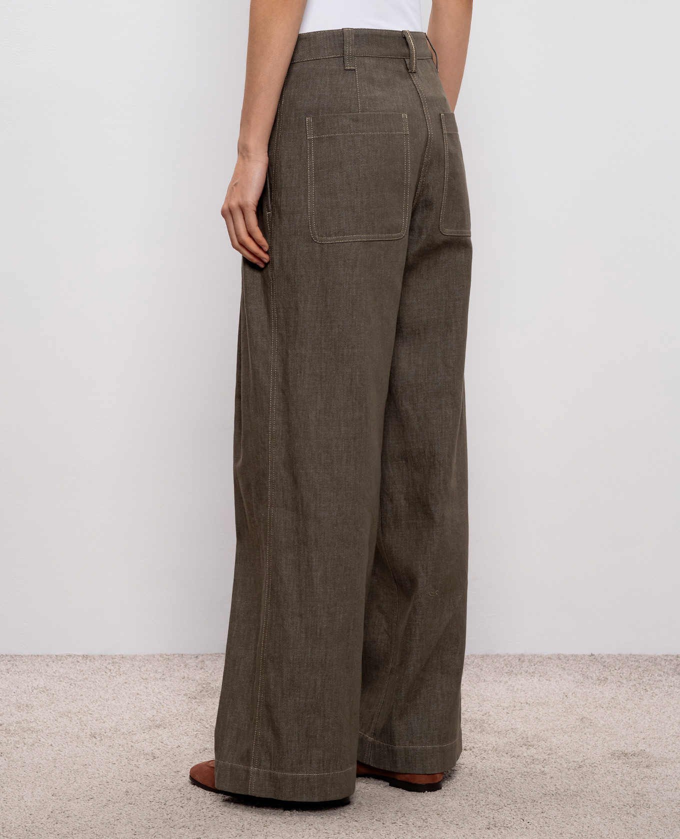 Khaki pants with monil chain Brunello Cucinelli 4