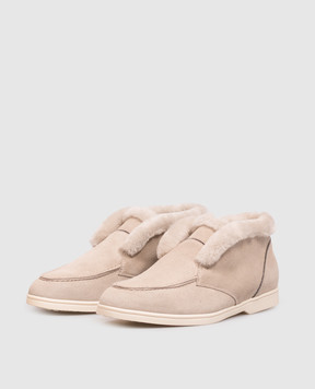 Doucal's Beige suede deserts on fur with a monil chain DD8919JOANUM252