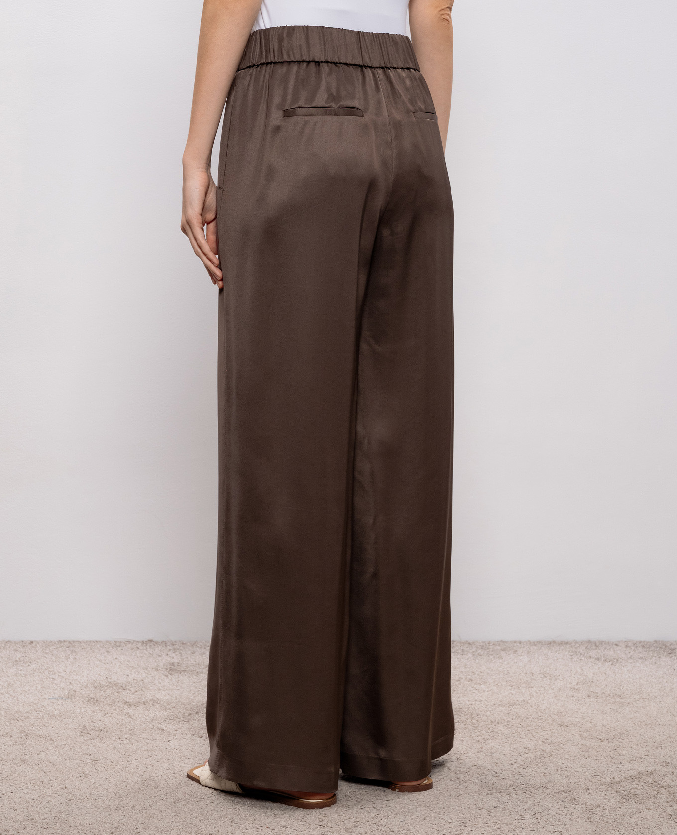 

Brown straight-leg pants Peserico