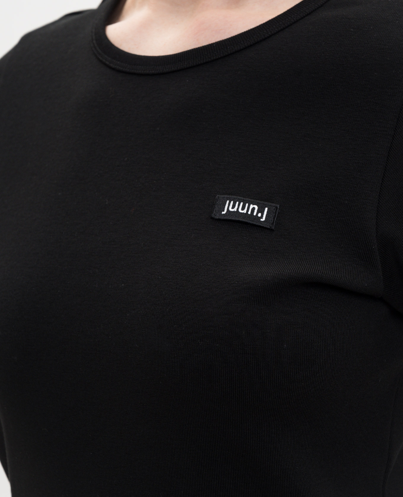 Black T-shirt with logo patch Juun.j 5