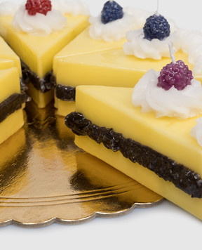 Cereria Introna Scented yellow cake-shaped candle 1123C