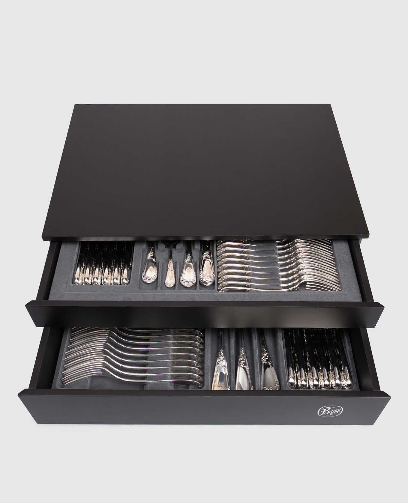 

Visconti cutlery set in a wooden case Broggi 1818, Silver