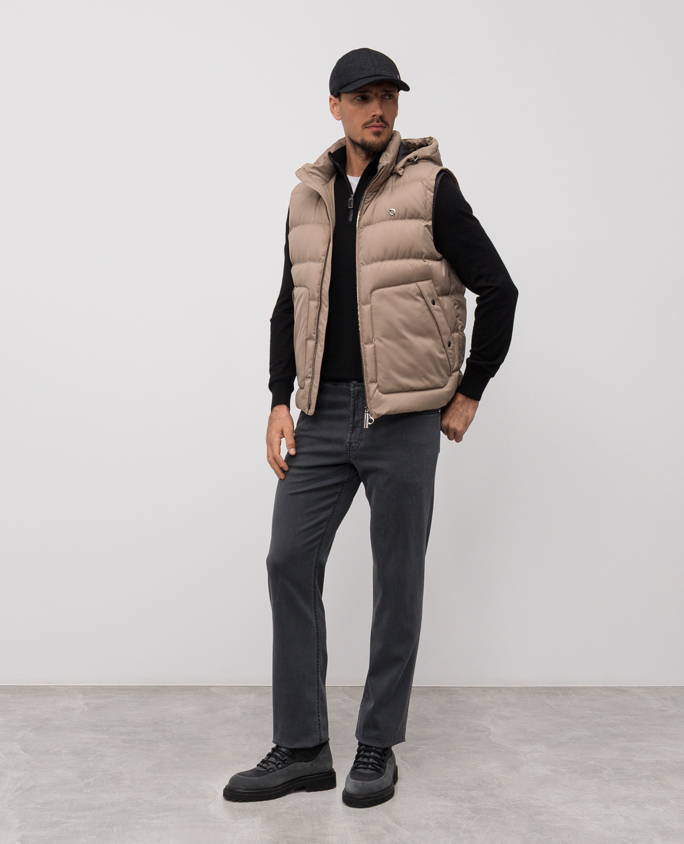 

Brown down vest Stefano Ricci