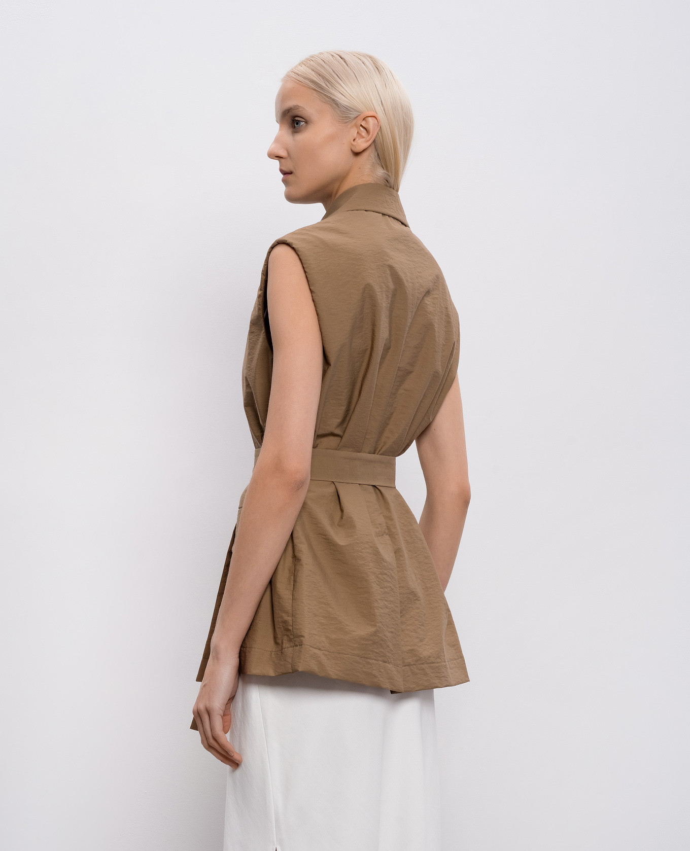 Brown waistcoat with a monil chain Brunello Cucinelli 4