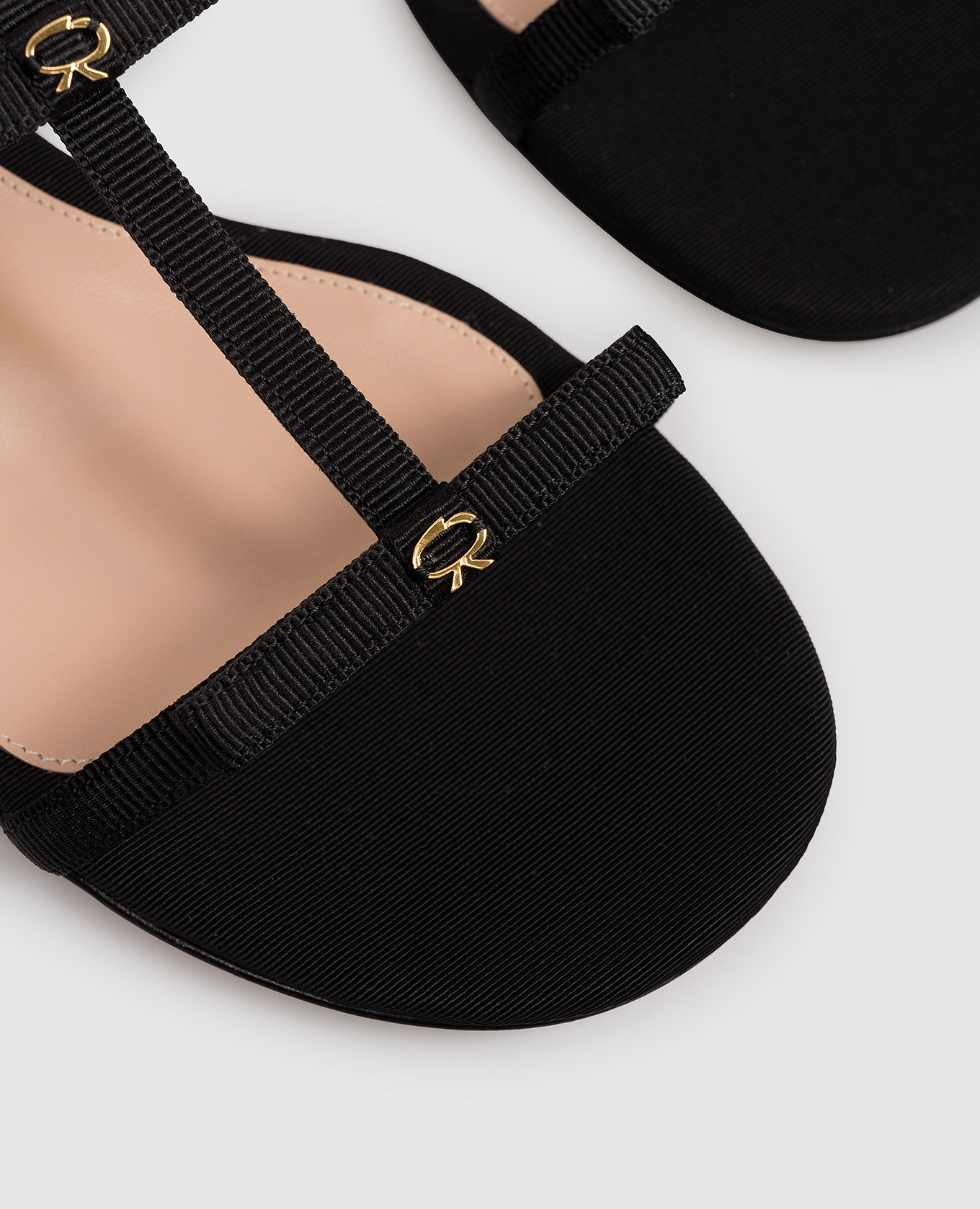 Black sandals with emblem Gianvito Rossi 5