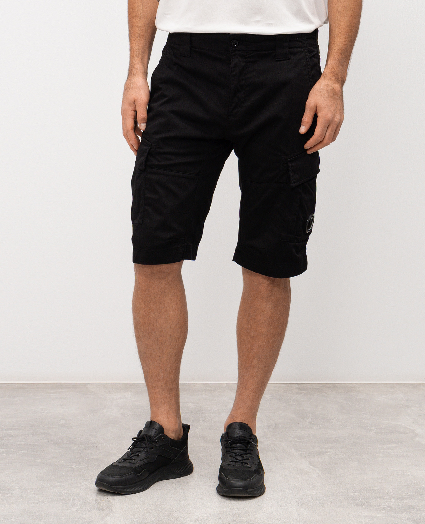 

Black cargo shorts with patch C.P. Company
