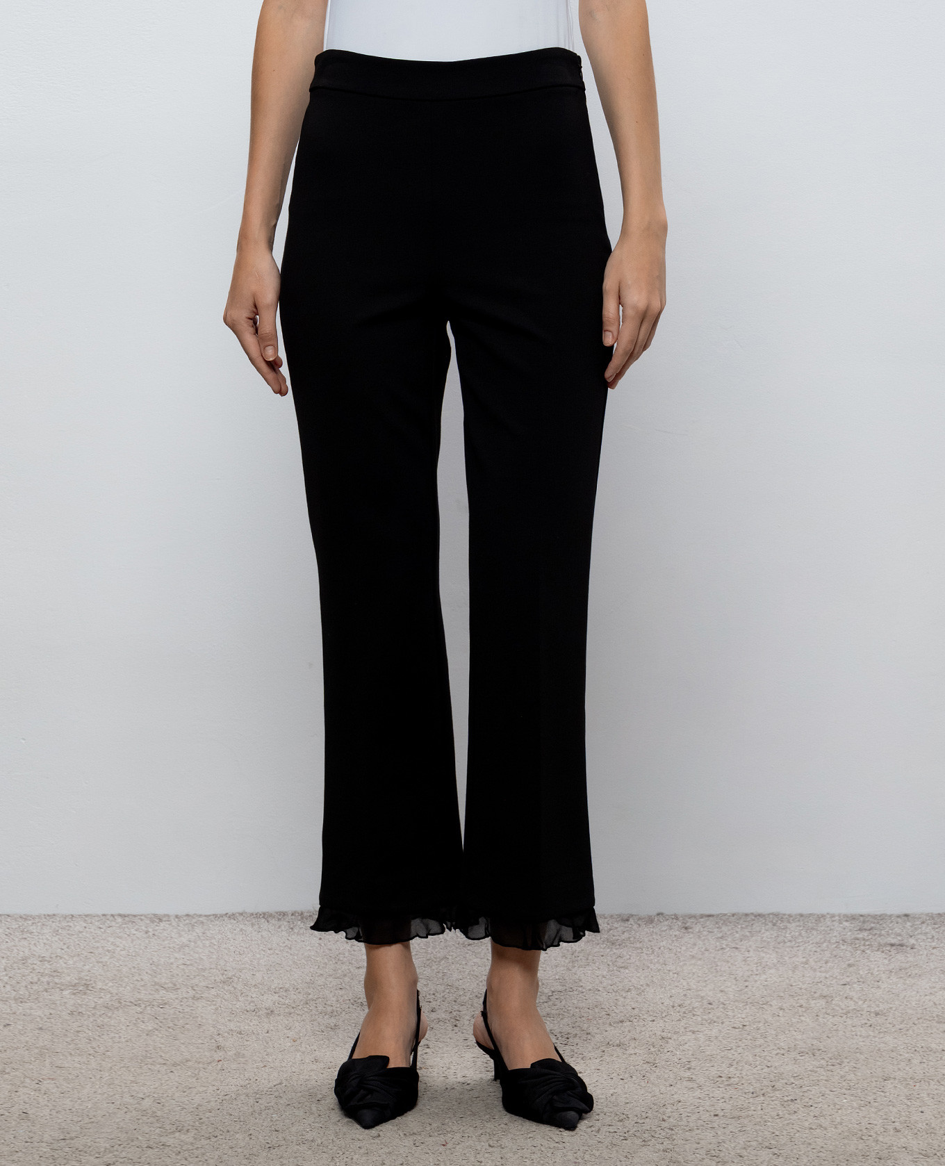 Black pants with ruffles Twinset 3