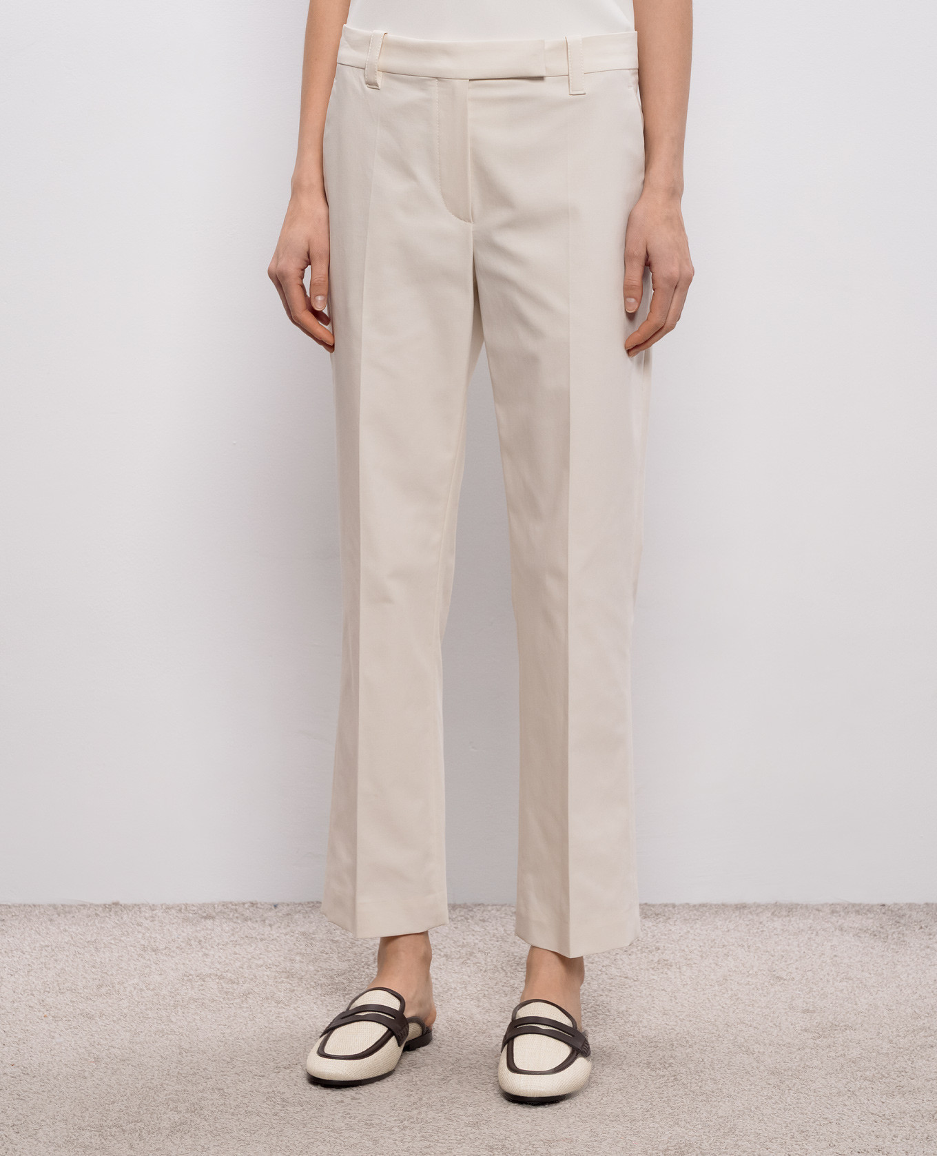 Ivory pants with monil chain Brunello Cucinelli 3