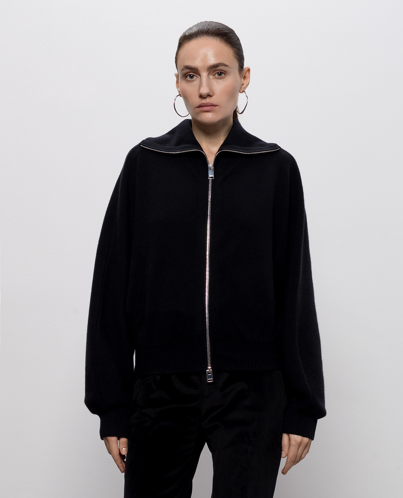 Black cashmere cardigan Jacob Lee 3