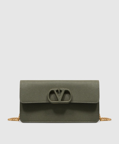 VLogo Signature Green Leather Clutch