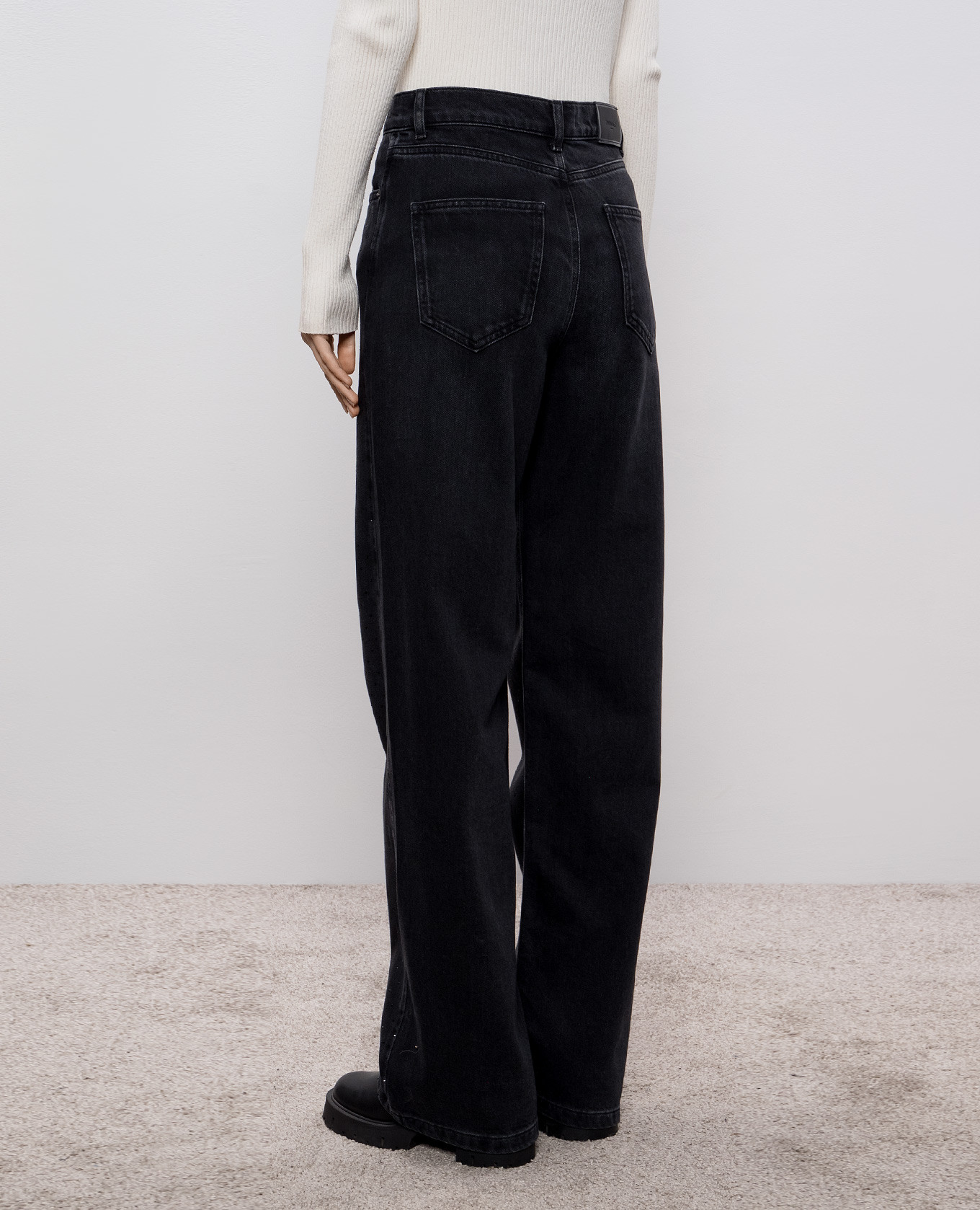 

Black jeans with crystals Twinset