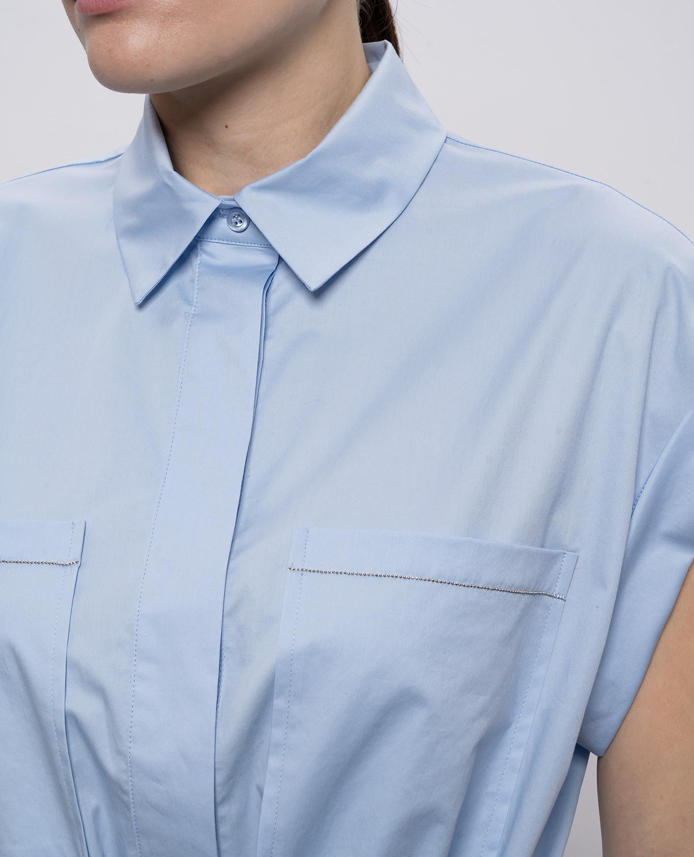 Blue shirt with a monil chain Peserico 4