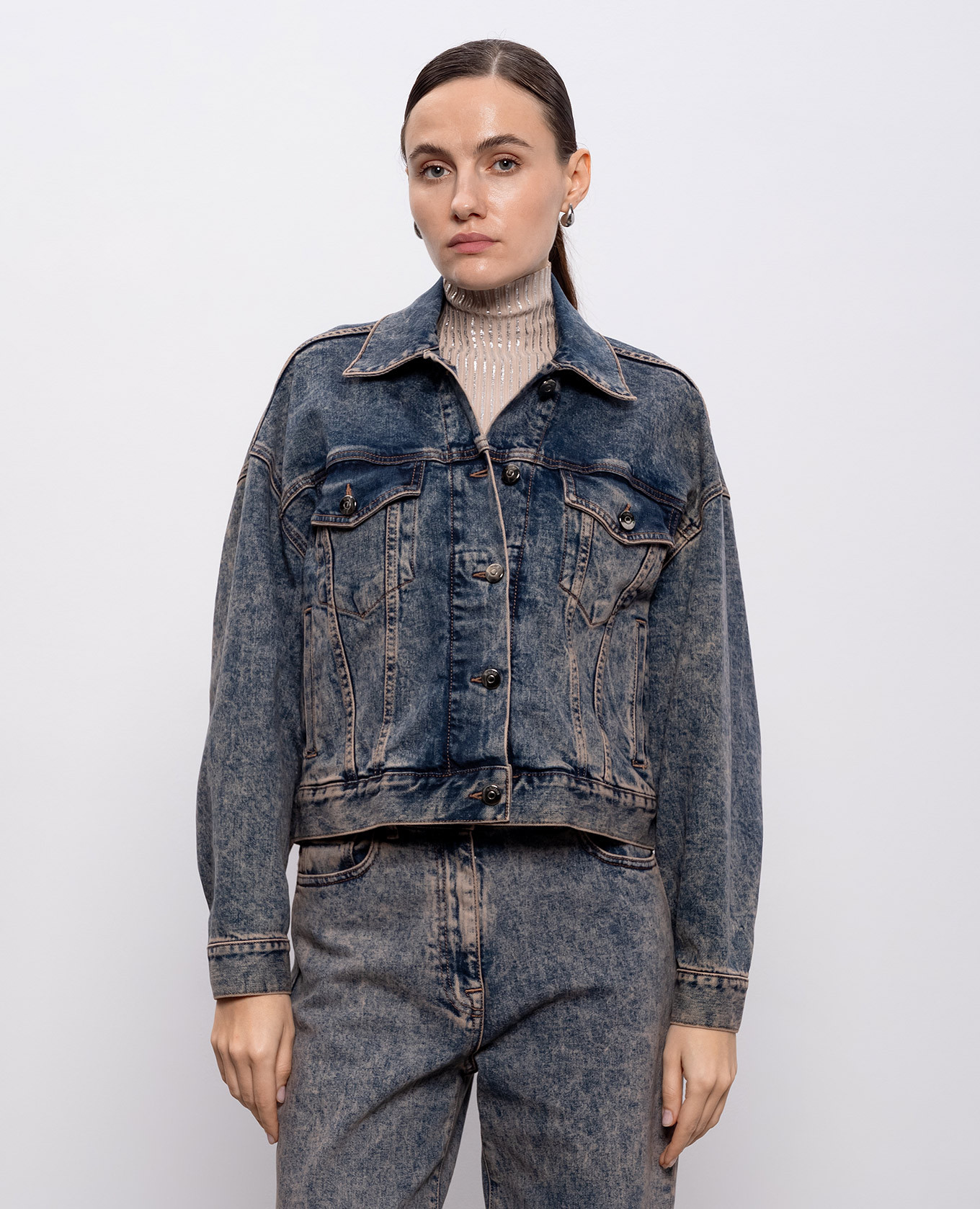 

Blue denim jacket with a worn effect Peserico