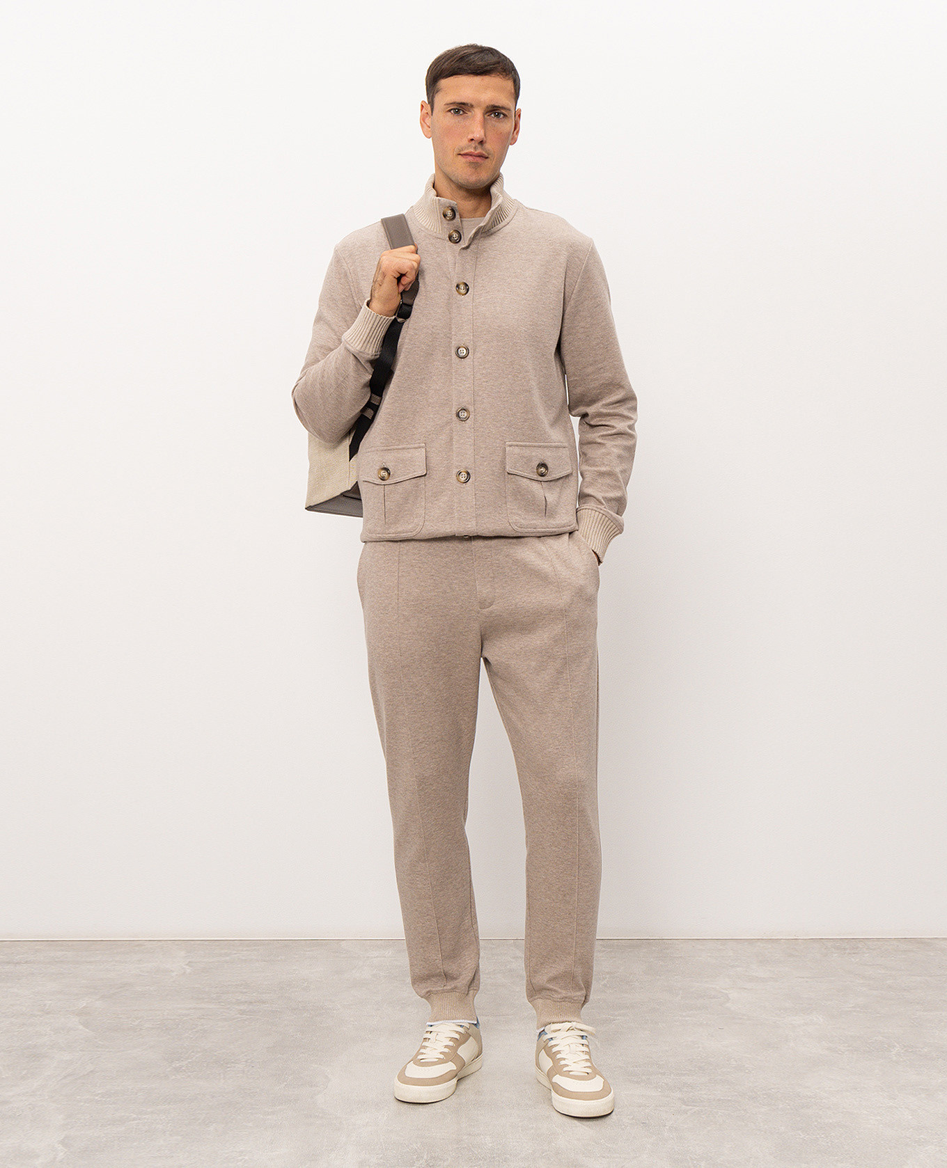 Beige jogger pants Pini Parma 2
