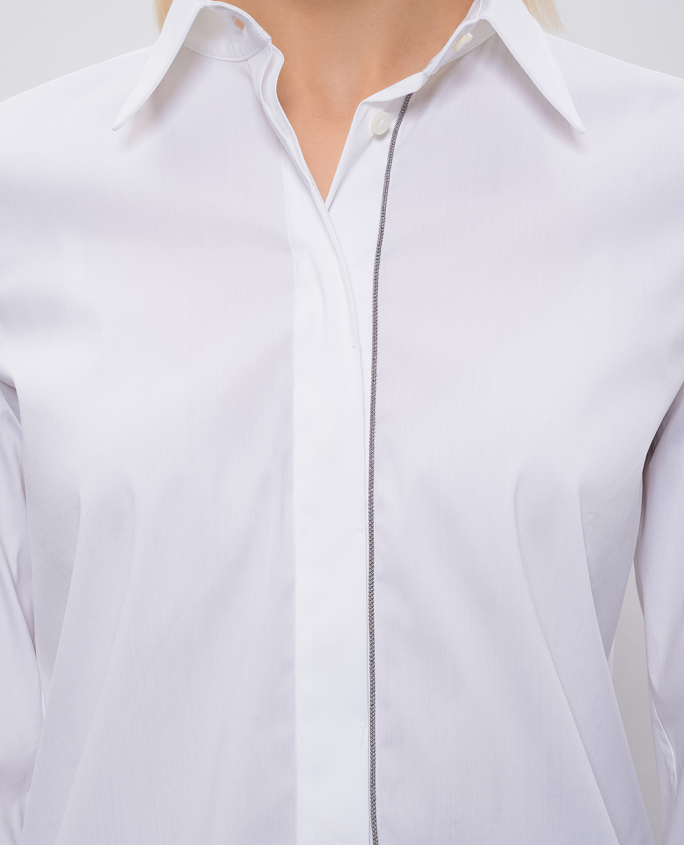 

White shirt with a monil chain Brunello Cucinelli