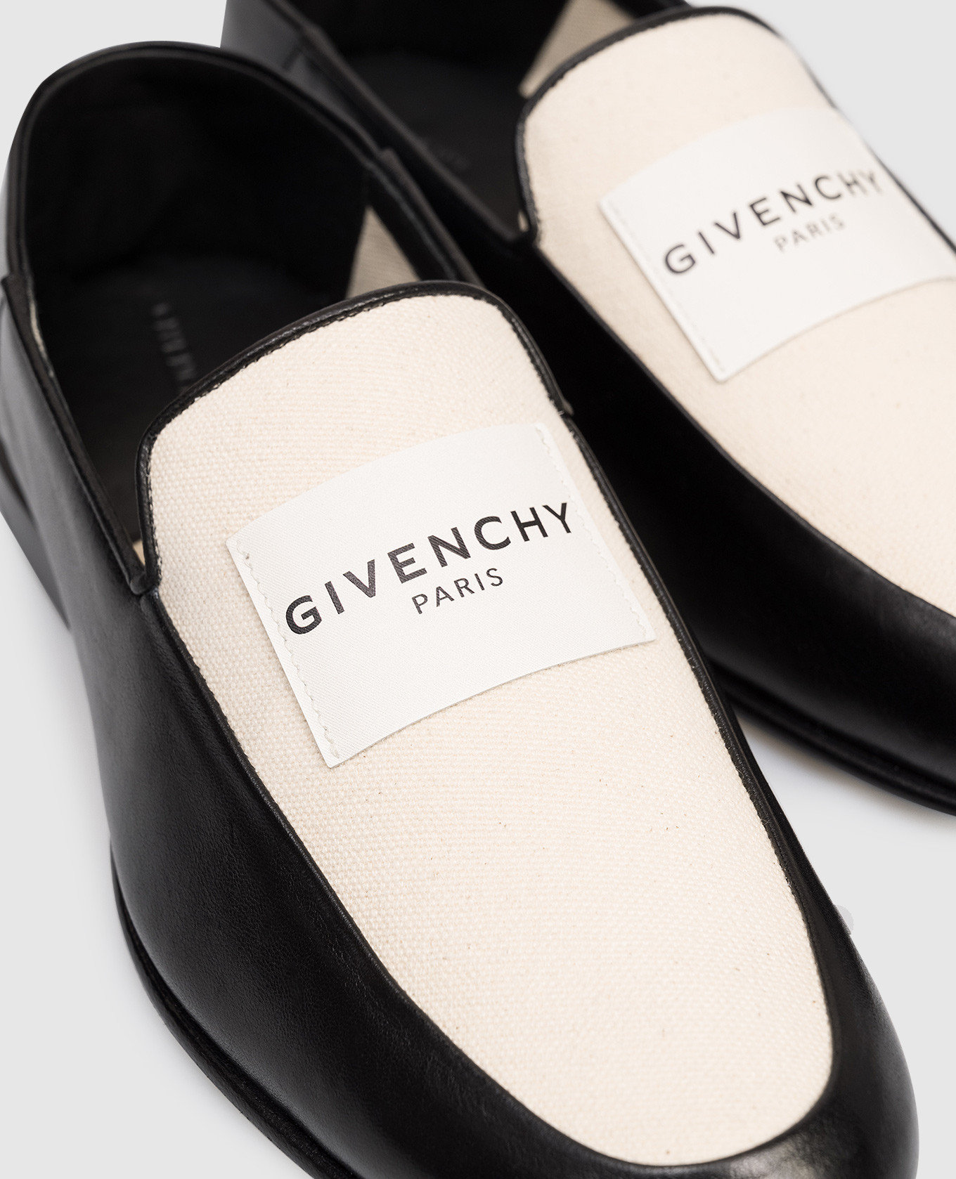 

Label black logo combination loafers Givenchy