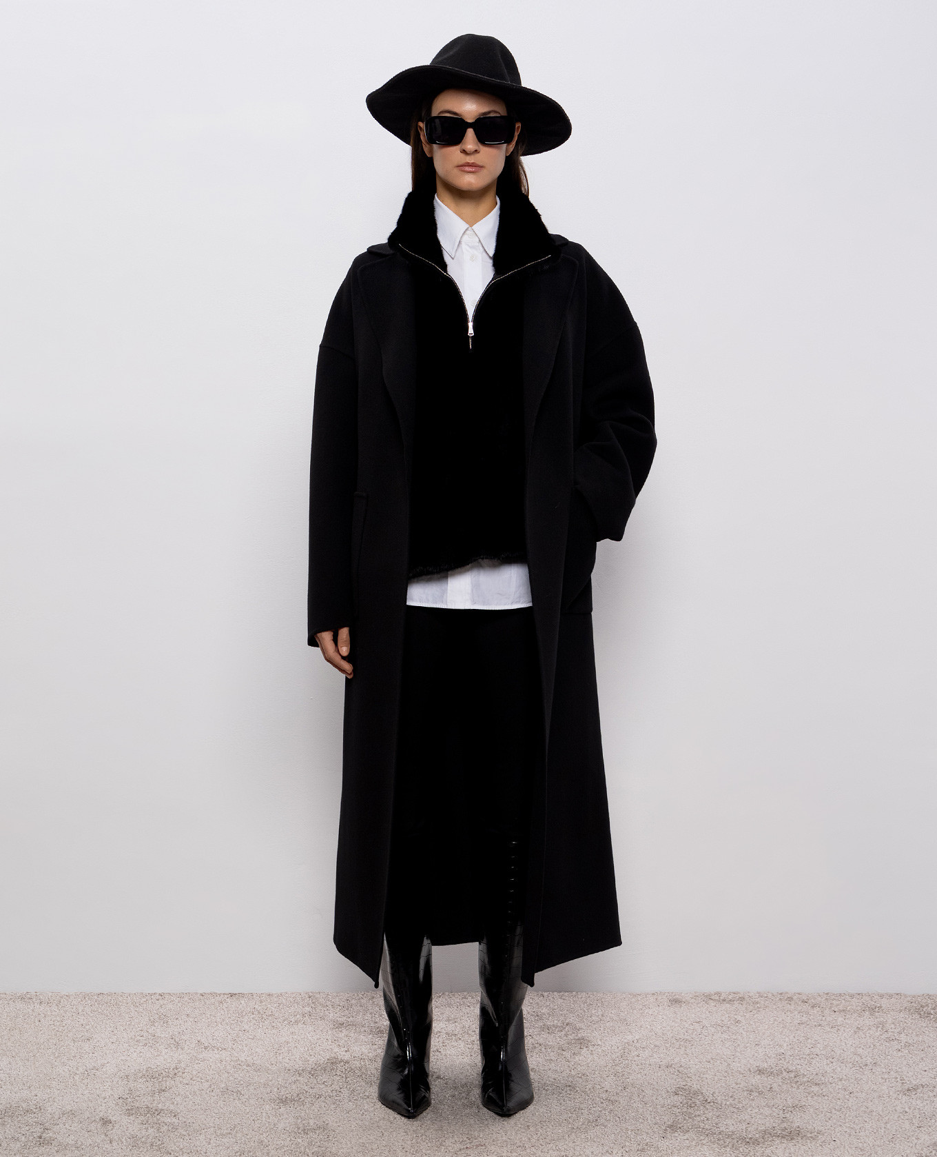 Black wool and cashmere coat with a smell Babe Pay Pls 2