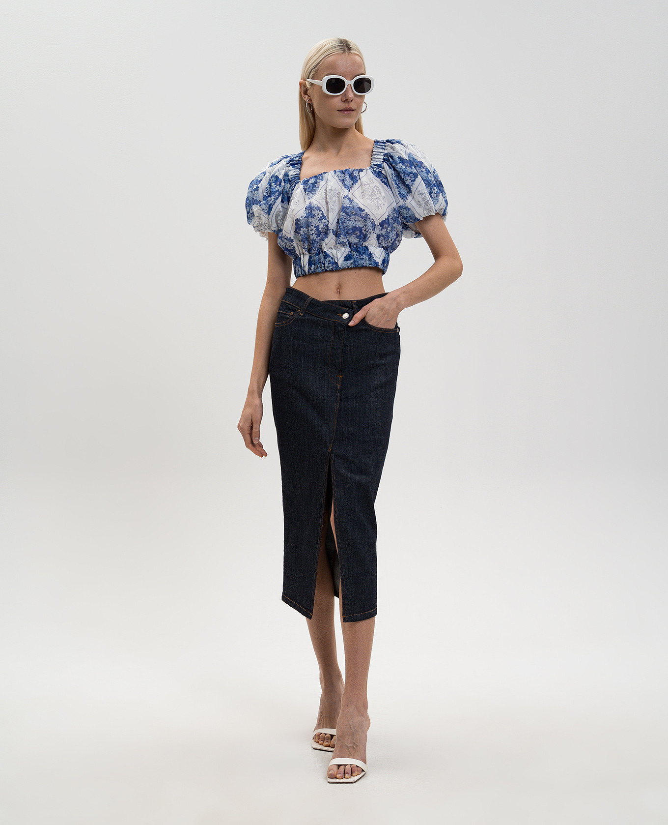 

White top with a printed frame Twinset