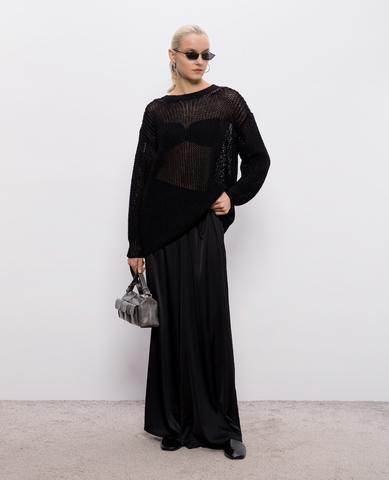 Black openwork linen sweater Intoca 2