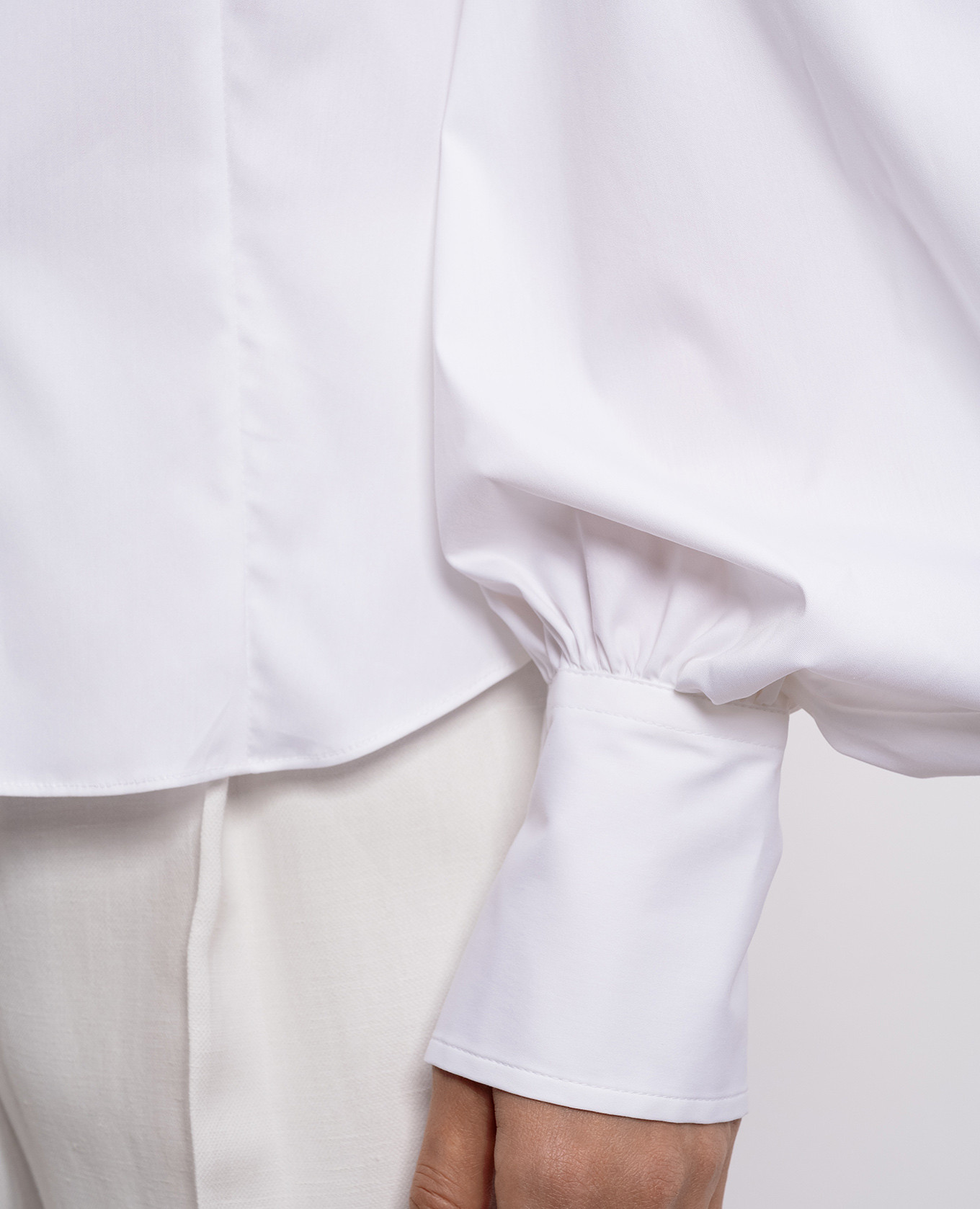 

White shirt with a monil chain Brunello Cucinelli